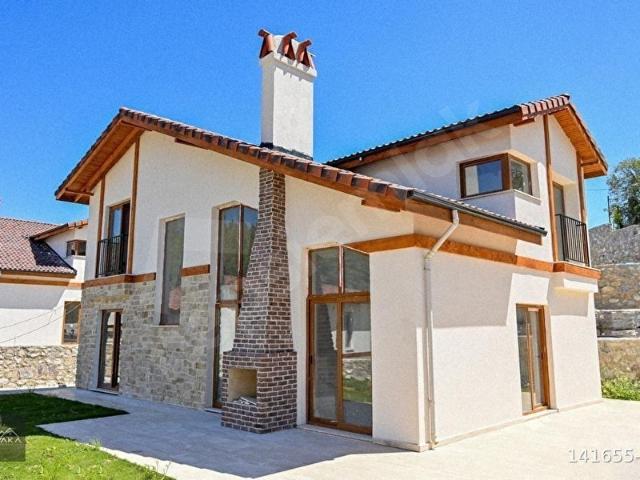 AKYAKAÇITLIK'TA UYGUN FİYATLI MÜSTAKİL HAVUZLU SATILIK VİLLA