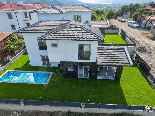 AKYAKA ÇITLIKTA FIRSAT! ORMAN MANZARALI SATILIK 3+1 VİLLA