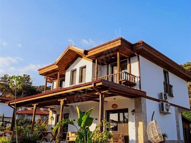AKYAKAGÖKOVA'DA MÜSTAKİL 750 M2.ARSA İÇİNDE HAVUZLU VİLLA
