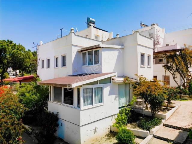 Akyarlar'da Denize Çok Yakın Havuzlu, Sosyal Tesisli Müstakil Ev
