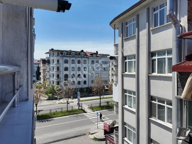 Akyazıda Merkezi Konumda, 2+1, Çatı Katı Kiralık Daire