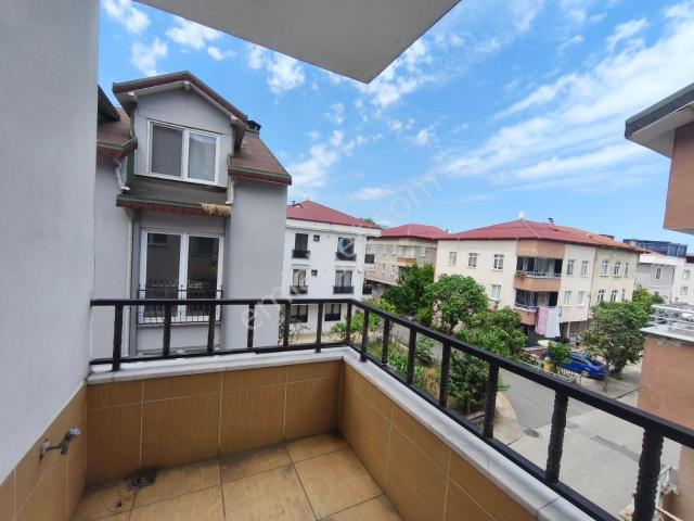 Akyazı Deniz Tarafı Ayrı Mutfaklı Geniş 2+1 Kiralık Daire