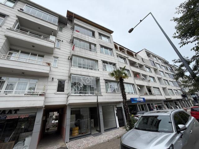 Akyazı Mahallesi Cadde Üzeri Geniş 2+1 Kiralık Daire