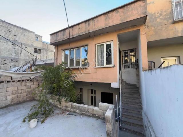 Akyol Da Satılık Uygun 2 Katlı Avlulu Antep Evi
