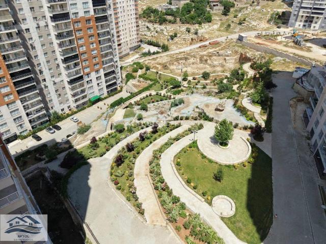 Akyol Emlak'tan Park Vadi'de C Blok Giriş Kat Kiralık 3+1 Daire