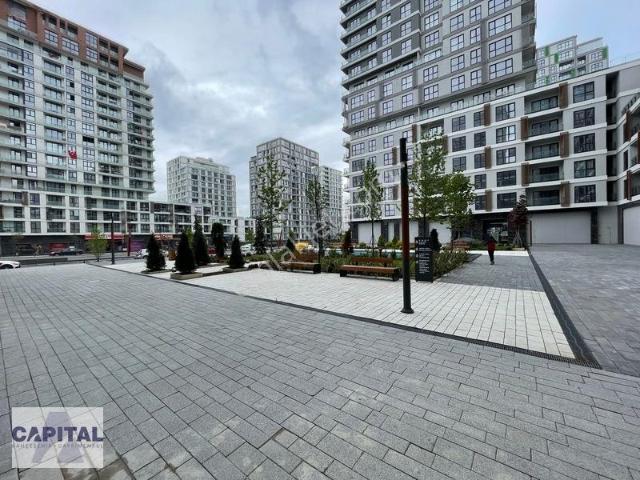 Akzirve Strada 2.etap Sitesi'nde Balkonlu Ve Merkezi Konumda 1+1