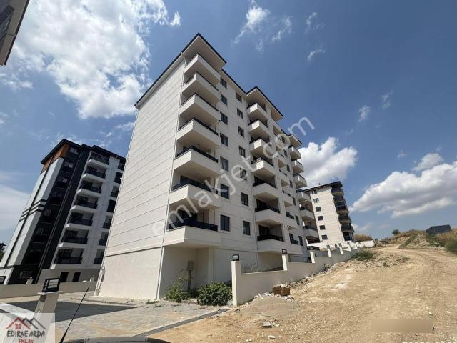 Arda Emlak Ofisinden Lagom Otel Yakını Ara Kat Balkonlu Sıfır Daire