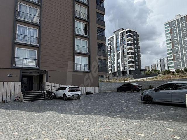 ŞAHMERANDAN ERGENEKON MHde SATILIK ARA KAT 4+1 DAİRE