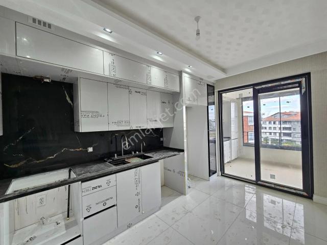 Ahmet Yesevi Caddesi Ve Beyhekim Caddesi Yakını Ultra Lüx Site İçerisinde Satılık 3+1 Daireler