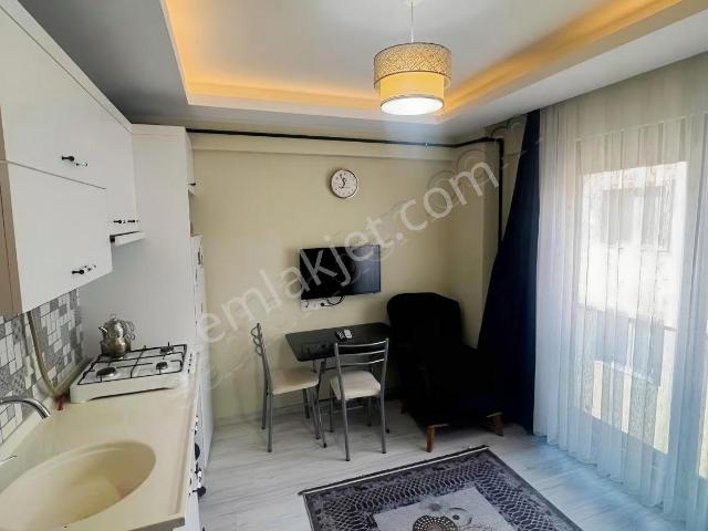 Ahmet Yesevi Cd.üstü 1+1 Eşyalı Asansörlü 3 Yıllık Daire Fırsatı