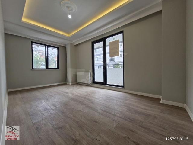 AHMET YESEVİ İLKOKUL YANINDA, ASANSÖRLÜ, ARA KAT 3+1 DAİRE