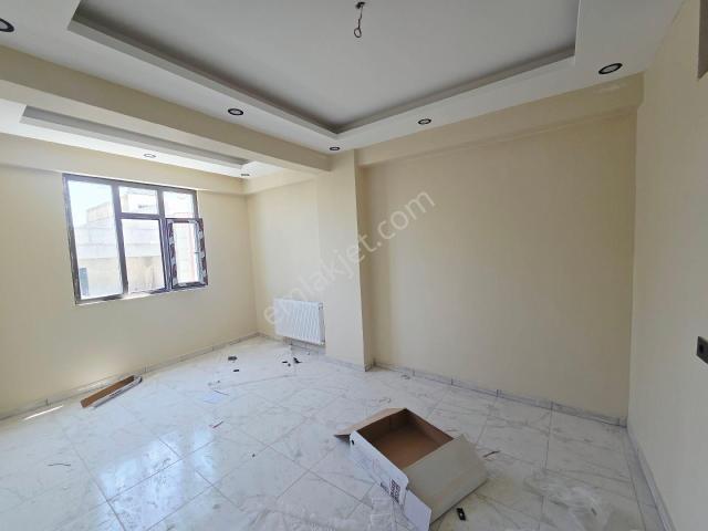 Ahmet Yesevide Satılık 2+1yüksek Giriş Kat Daire