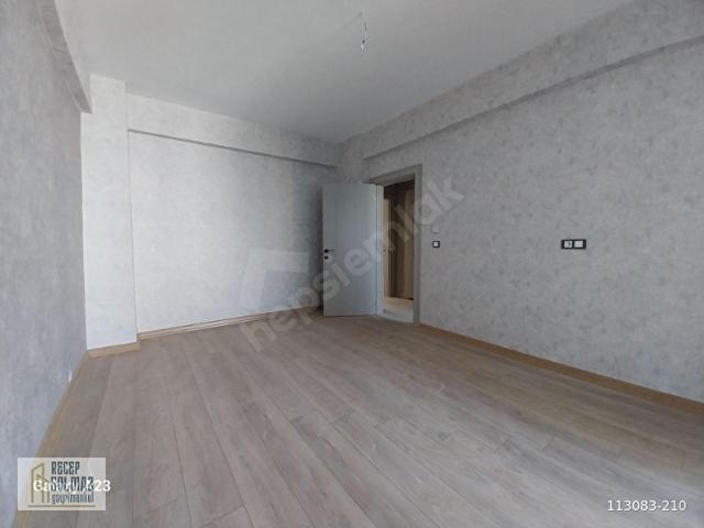 AHMET ÖZCAN CAD. SATILIK SİTE İÇERİSİ 3+1 ARA KAT DAİRE GÜNEY