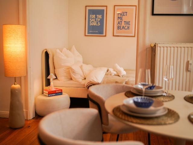 AHOI HOMES | Stylish Period Property in Central Kiel, Kiel Amsterdam Apartments for Rent
