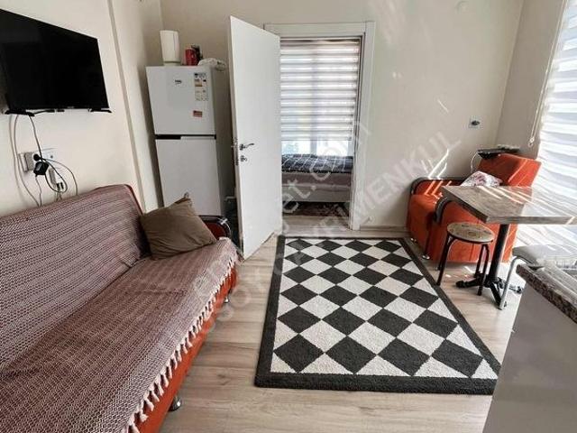 Ahatlıda 1+1 Ful Eşyalı Katta Temiz Kiralık Daire