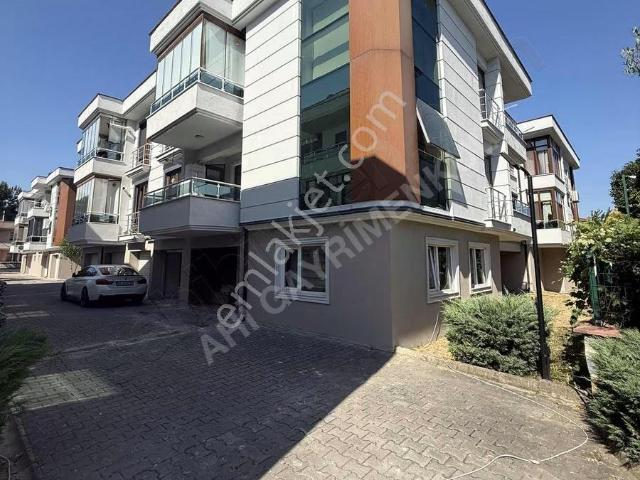 Ahi Gayrimenkul'den Gazi İlköğretim Yanı Kiralık 3+1 Geniş Daire