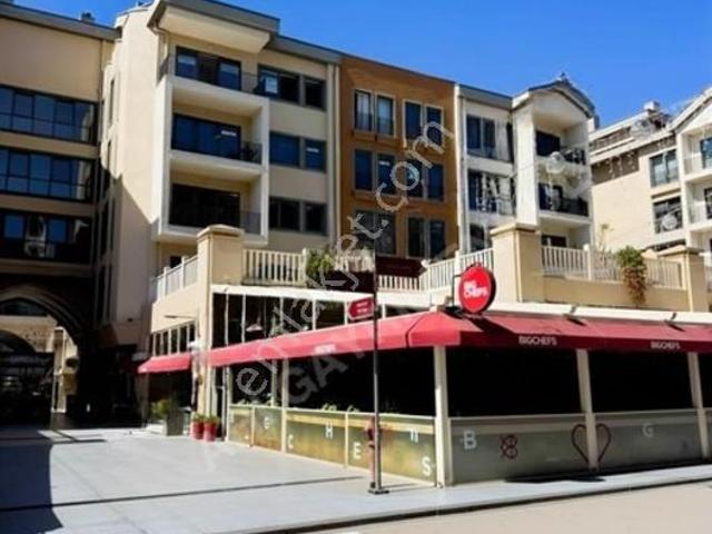 Ahi Group'tan Cadde Cepheli Satılık 4+1