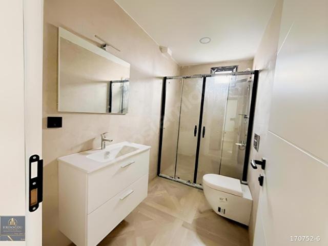 ŞAHİNCİLİ MAHALLESİNDE SATILIK 3+1 LÜKS DAİRE