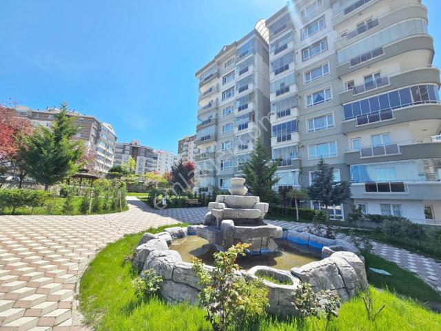 Ahimesut Mh'de Cumhuriyet Restaurant Yanı 3+1 Sitede Köşe Başı