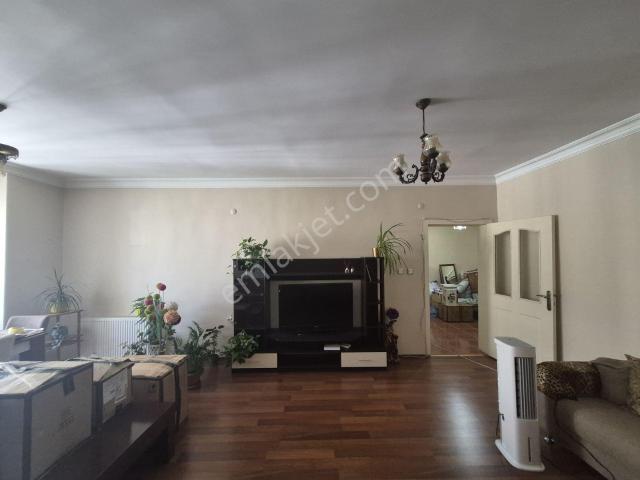 Ahimesut'ta Site İçi Ön Cephe Kiralık 3+1