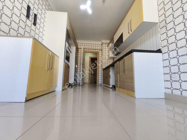 Ahimesuttazümrüt Park Sitesinde3+1 Muhteşem Bir Konumda Kiralık