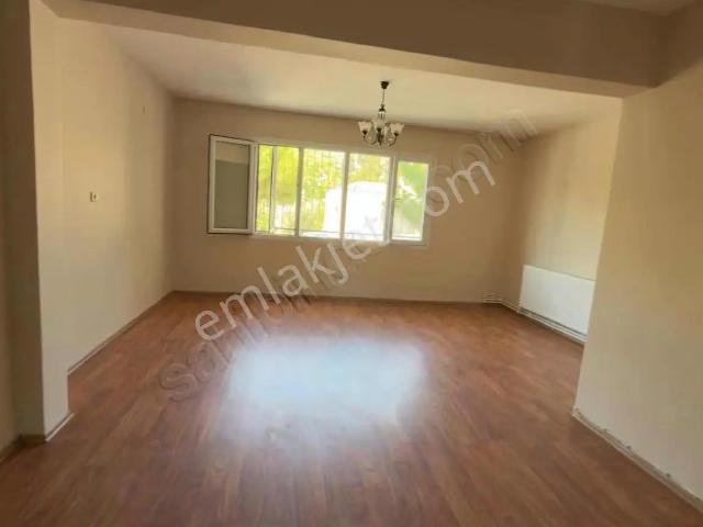 Şahin Avm Yakını 3+1 Dgazlı Arakat Çift Wc 135 M2