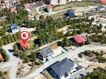 Şahin Emlaktan Denizli Acıpayam Yukarı Mah.satılık 300 M² Uygun Fiyatlı Villa