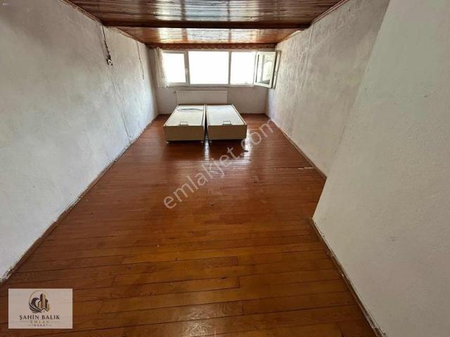 Şahin İnşaat. 1+1. çatı Katı. 90m2.