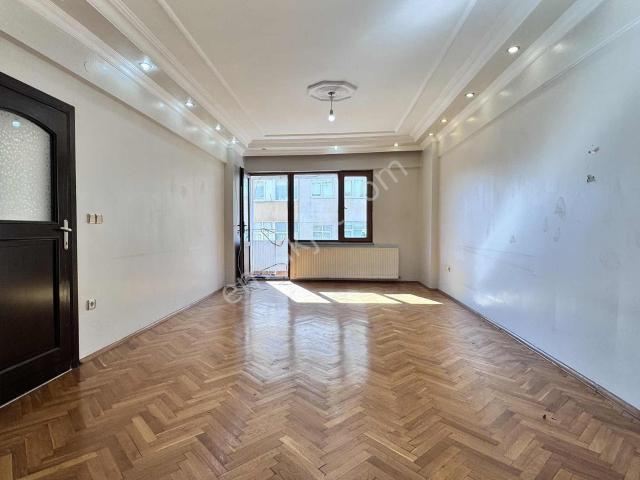 Şahinbey Cad. Metroya 50 Metre Mesafede Geniş 2+1 Kiralık Daire