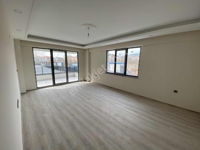 Şahinoğlu Emlakdan Tuna Mercan Sitesinde 2+1 Kiralık Daire