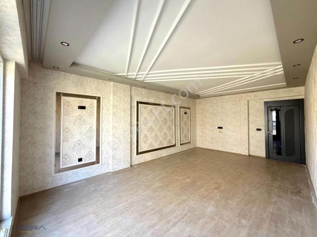 Şahintepede Sıfır, İskanlı 3.5+1 165 M² Net Geniş Daire