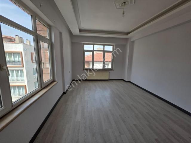 Şahintepesi'nden Gökmeydan'da Bakımlı 130m2 3+1 Dubleks Daire