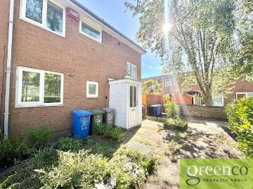 Ashton upon Mersey, M33 - Garden, Equipped kitchen