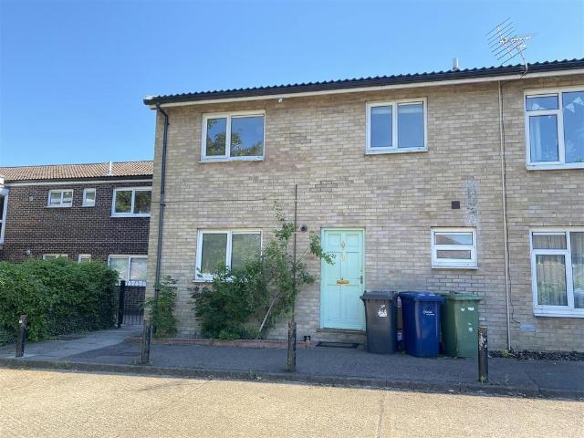 Ainsdale, Cambridge CB1 4 bed house to rent £2,700 pcm £623 pw