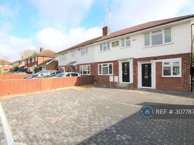 Ainsdale Crescent, Reading, RG30 2 bed maisonette to rent £1,425 pcm £329 pw