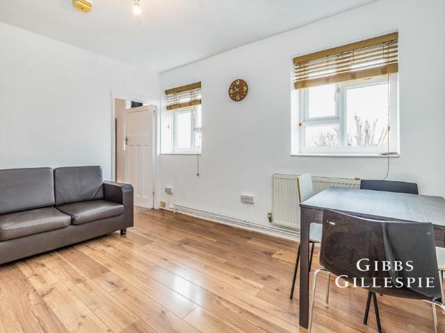 Ainsdale Road, Watford. 1 bed flat to rent £1,200 pcm £277 pw