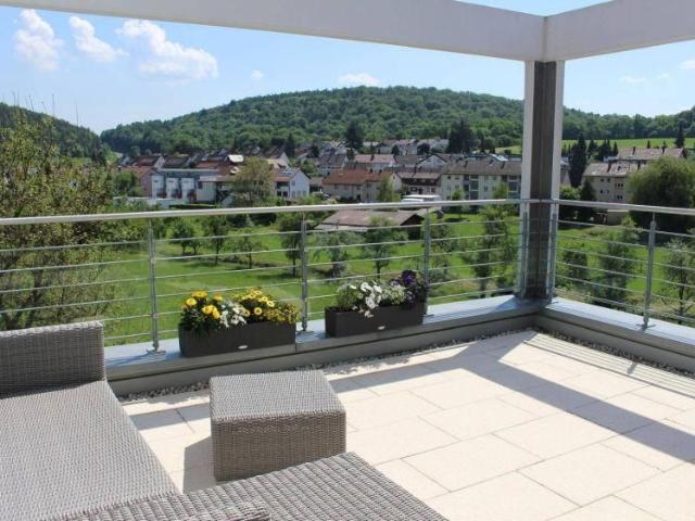 Aidlingen: Großzügige 4,5 ZW mit Dachterrasse