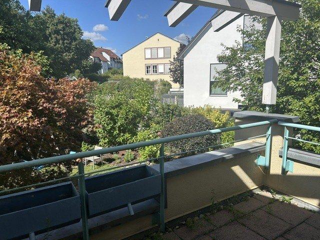 Aidlingen: Zentral gelegene 3 ZW mit Balkon