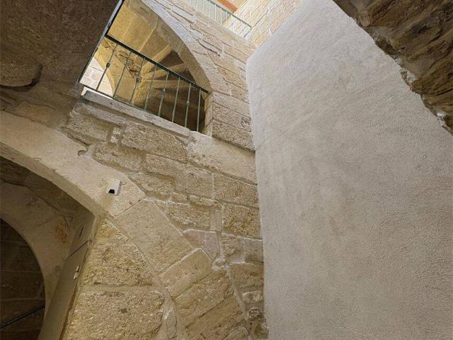 AIGUES VIVES MAISON DE VILLAGE TYPE 5 PIÈCES AVEC COUR INTÉRIE
