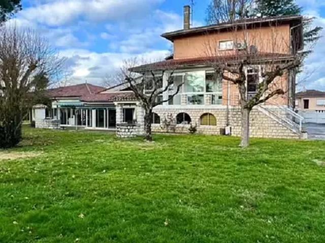Aiguillon 47190 Achat / Vente maison 10 pièces t10 au dernier étage piscine