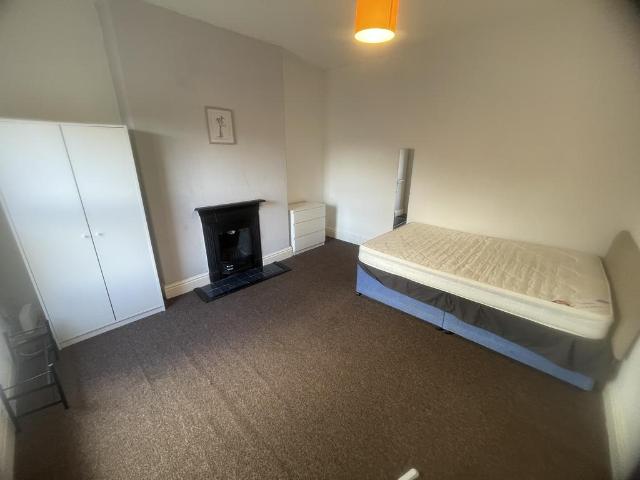 Aigburth Road, Liverpool, L17 1 bed in a house share to rent £500 pcm £115 pw