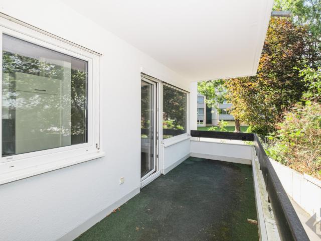 Aigen an der Salzach: Garconniere mit Stellplatz und XXL Balkon