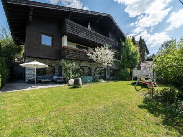 Aigen Großes Mehrfamilienhaus