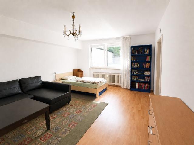 AIGNER 2 Zimmer Souterrainwohnung in begehrter Lage von Neuhausen Nymphenburg