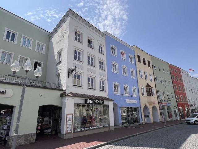 AIGNER charmante Stadthauswohnung im Herzen der Einkaufsstadt Mühldorf am Inn.