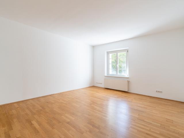 AIGNER Altbau: Gut geschnittene 3 Zimmer Wohnung mit Lift und Balkon
