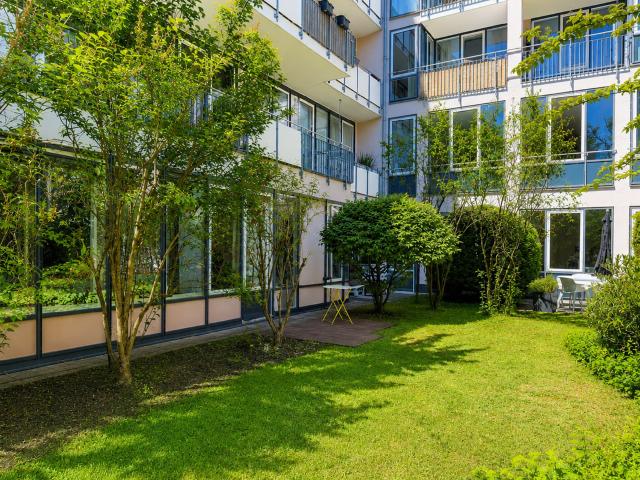 AIGNER Attraktive 2,5 Zimmer Erdgeschosswohnung in ruhiger Innenhoflage zur Kapitalanlage