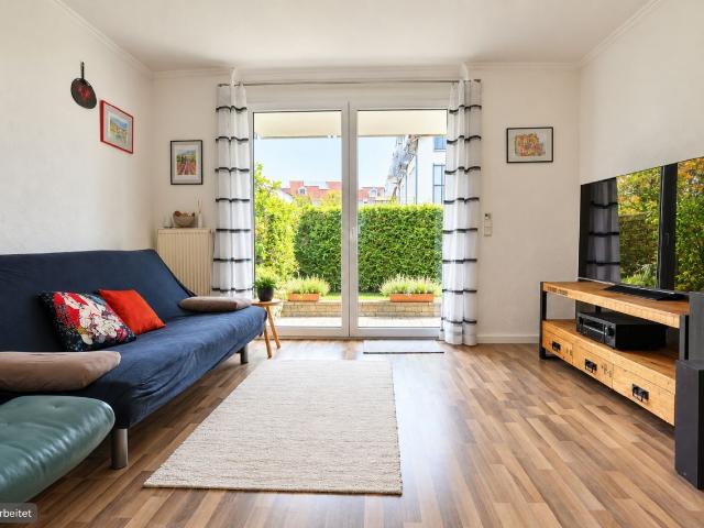 AIGNER Attraktive 3,5 Zimmer Wohnung mit großzügiger Terrasse in Hohenbrunn!
