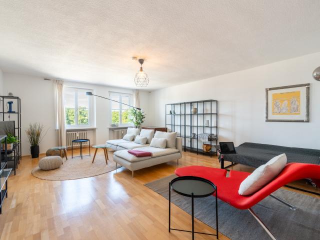 AIGNER Großzügig wohnen in Schwabing – 2 Zimmer Wohnung mit Südloggia