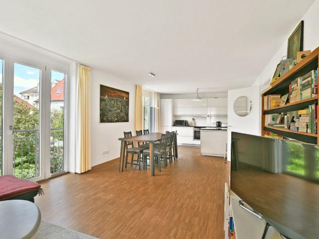 AIGNER Großzügige 3 Zimmer Wohnung mit zwei Balkonen in begehrter Lage von München Ramersdorf!